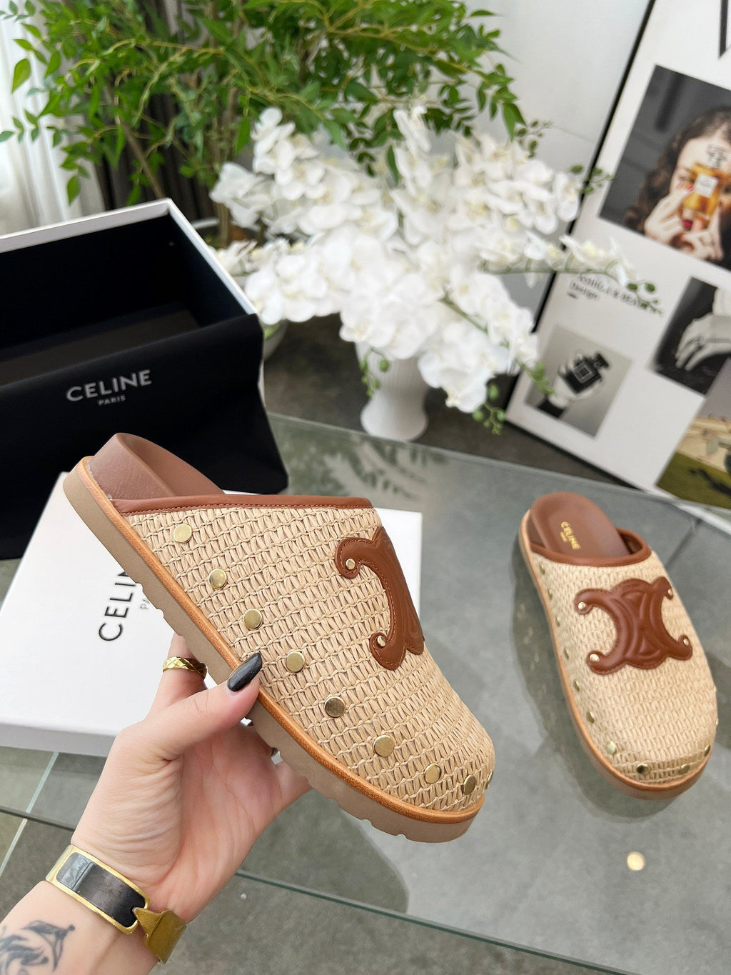 CELINE 26S TRIOMPHE MULES IN BEIGE RAFFIA AND BROWN CALFSKIN