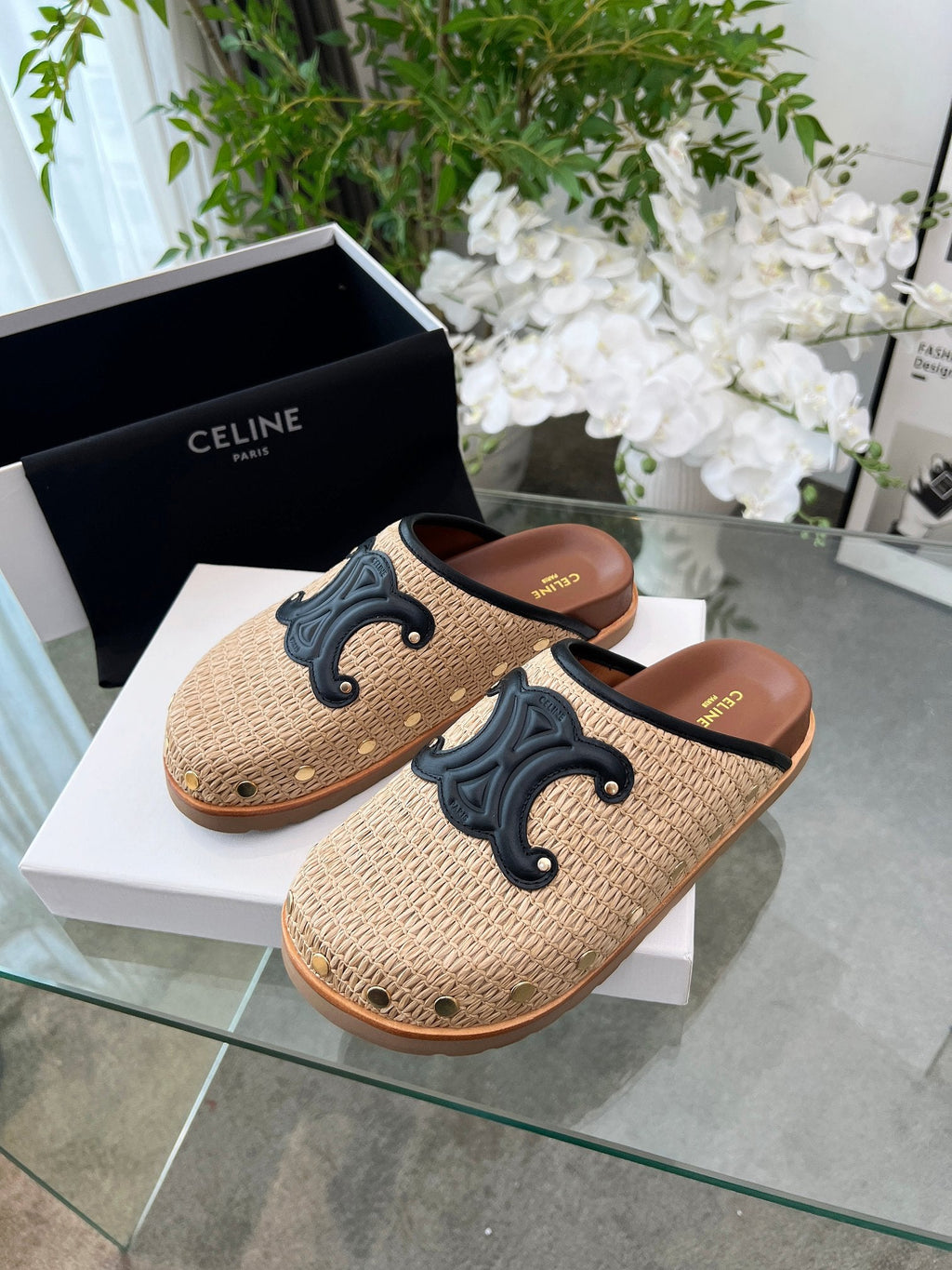 CELINE 26S TRIOMPHE MULES IN BEIGE RAFFIA AND BLACK CALFSKIN
