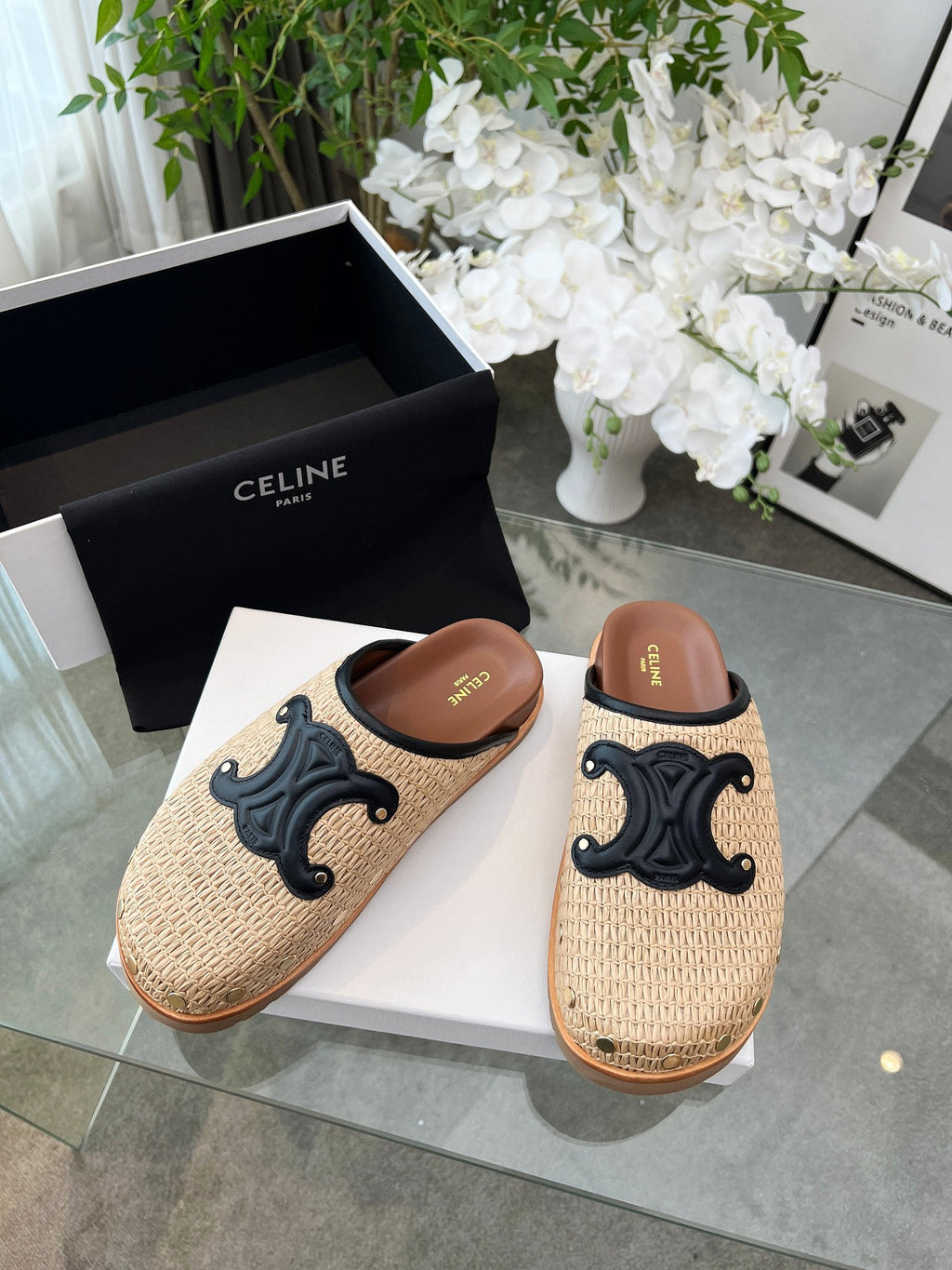 CELINE 26S TRIOMPHE MULES IN BEIGE RAFFIA AND BLACK CALFSKIN