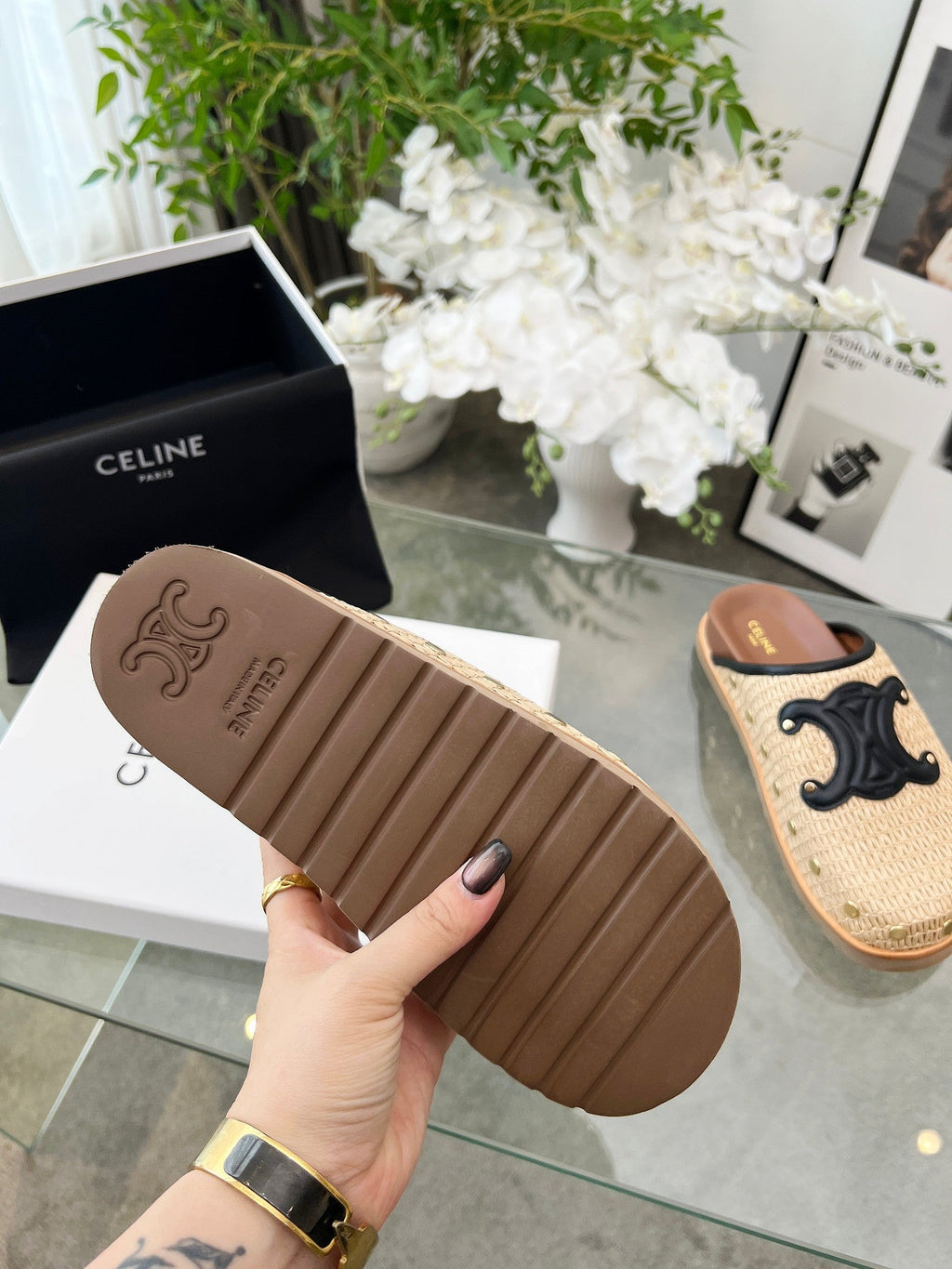 CELINE 26S TRIOMPHE MULES IN BEIGE RAFFIA AND BLACK CALFSKIN