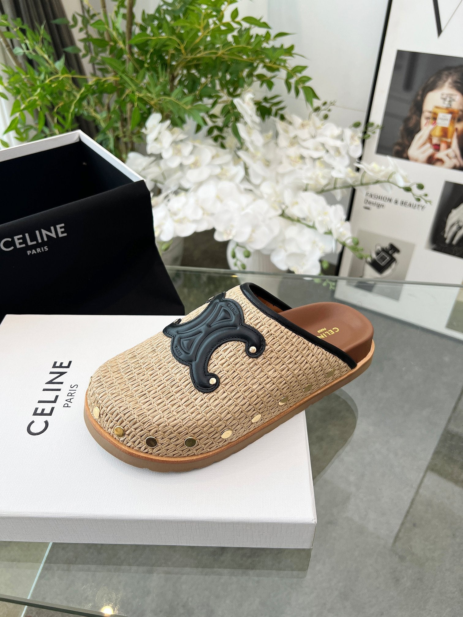 CELINE 26S TRIOMPHE MULES IN BEIGE RAFFIA AND BLACK CALFSKIN