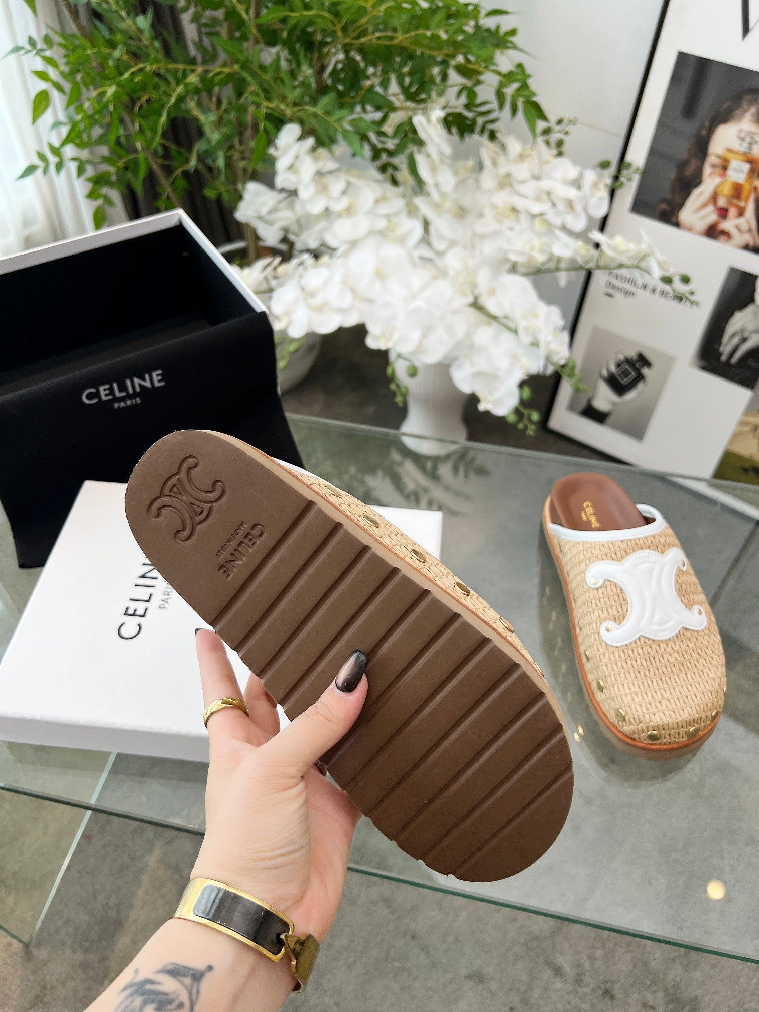 CELINE 26S TRIOMPHE MULES IN BEIGE RAFFIA AND WHITE CALFSKIN