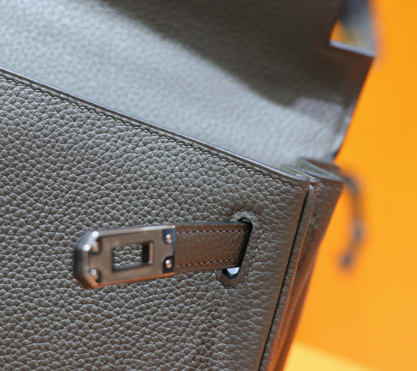 HM 25S KELLY BAG 25 CM IN GREY TOGO WITH SILVER HARDWARE