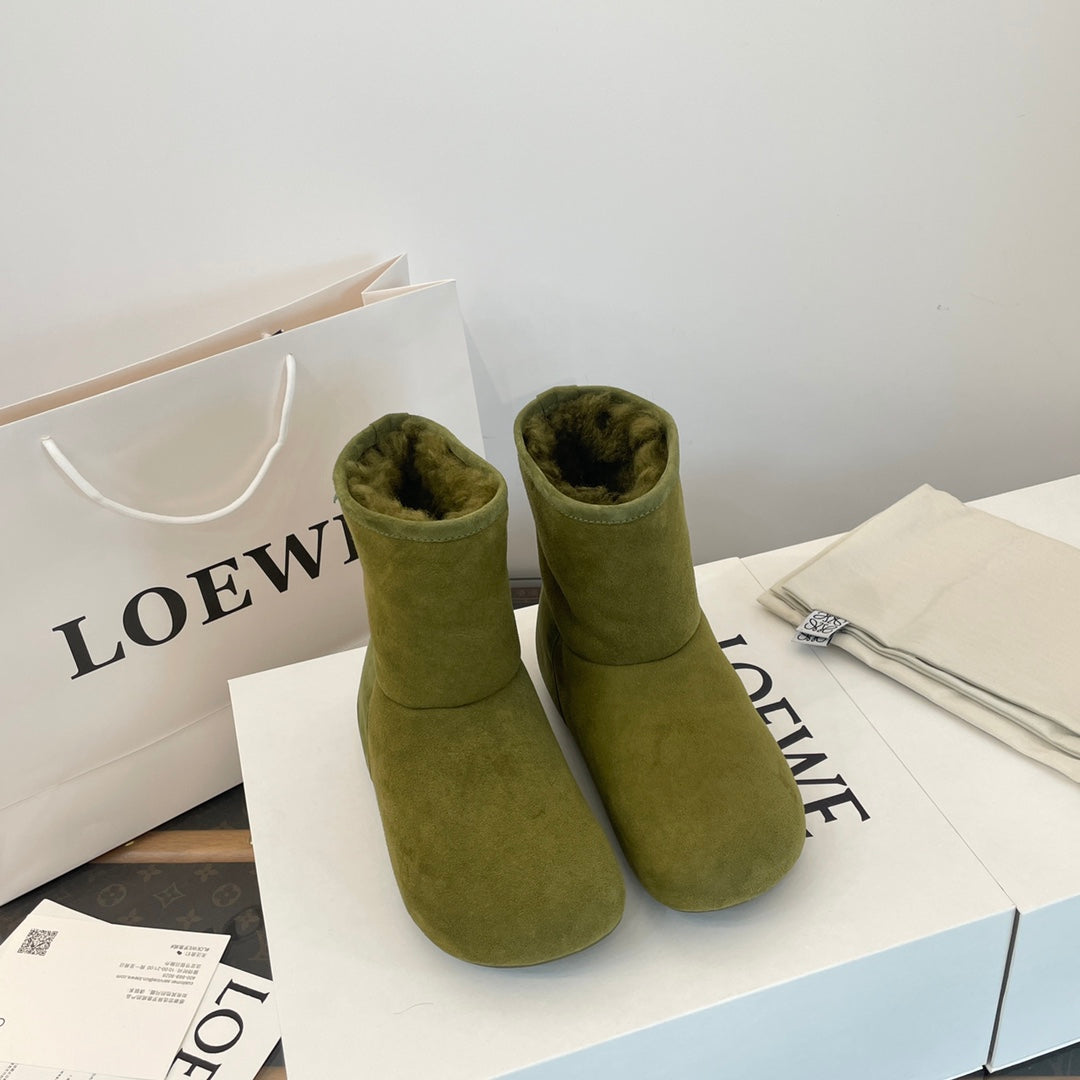 LOEWE 26S LAGO ANKLE BOOTS IN OLIVE GREEN SUEDE-SHEARLING