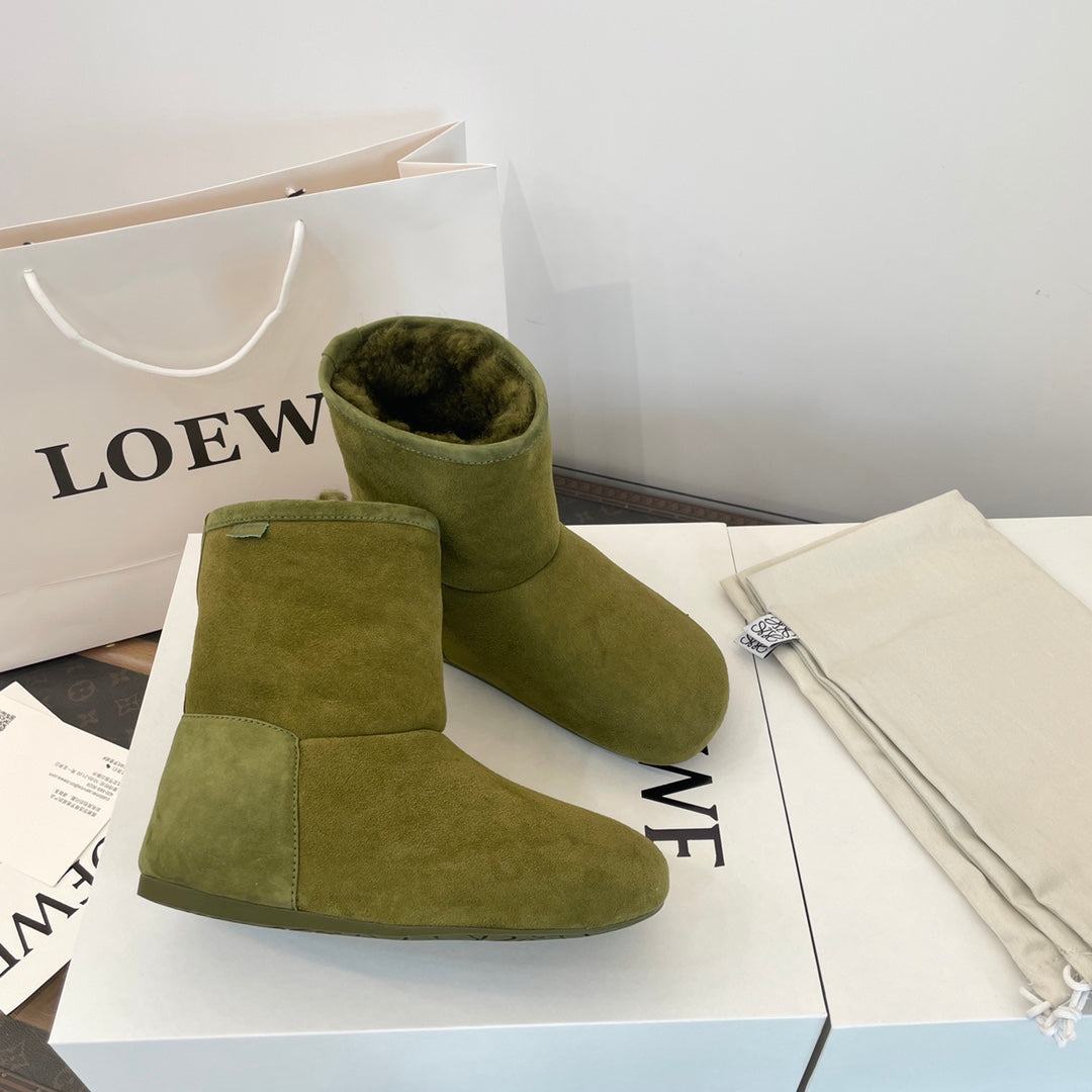 LOEWE 26S LAGO ANKLE BOOTS IN OLIVE GREEN SUEDE-SHEARLING