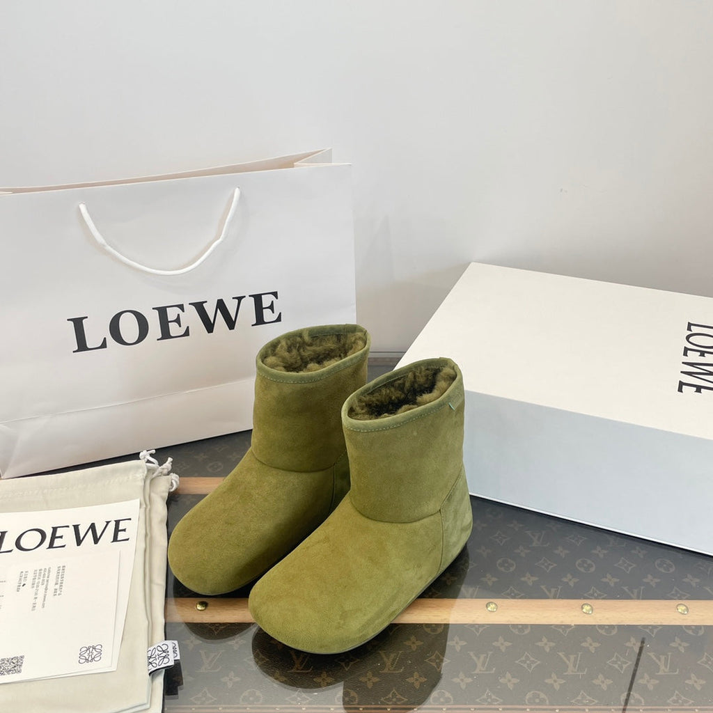 LOEWE 26S LAGO ANKLE BOOTS IN OLIVE GREEN SUEDE-SHEARLING