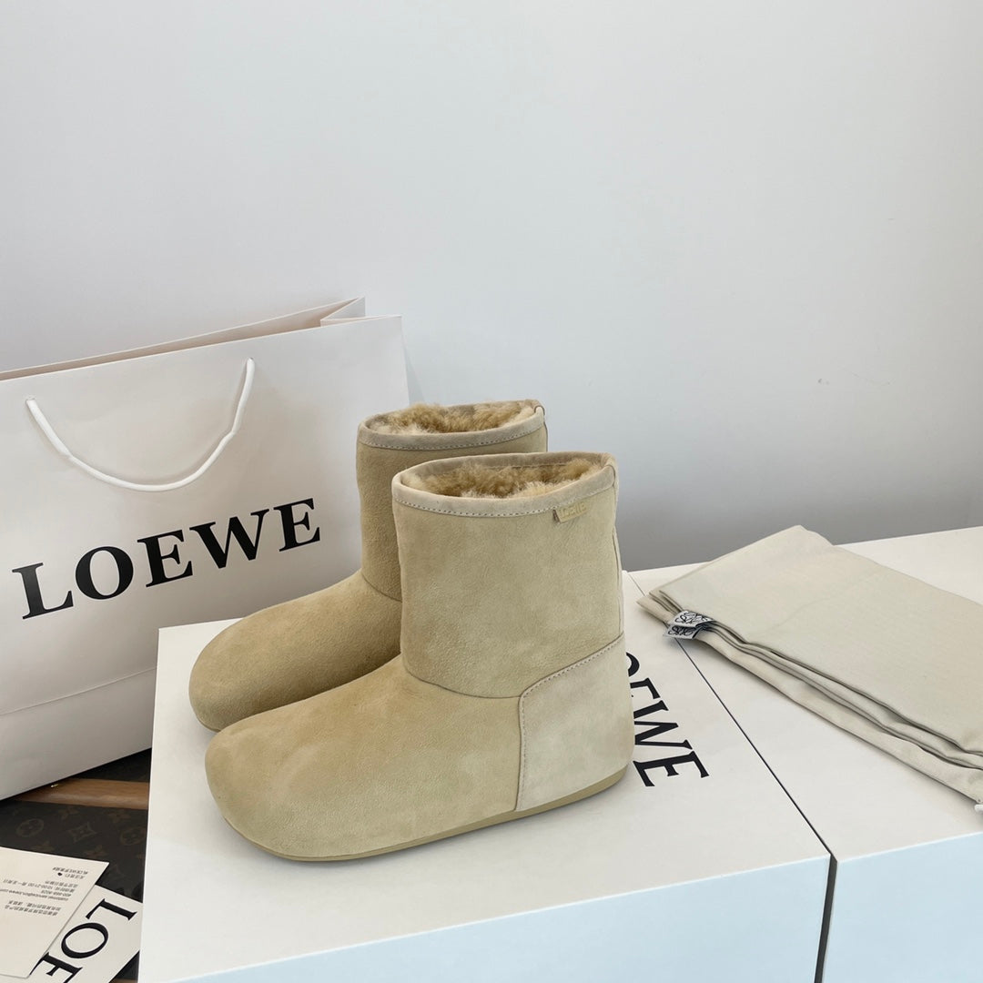 LOEWE 26S LAGO ANKLE BOOTS IN BEIGE SUEDE-SHEARLING