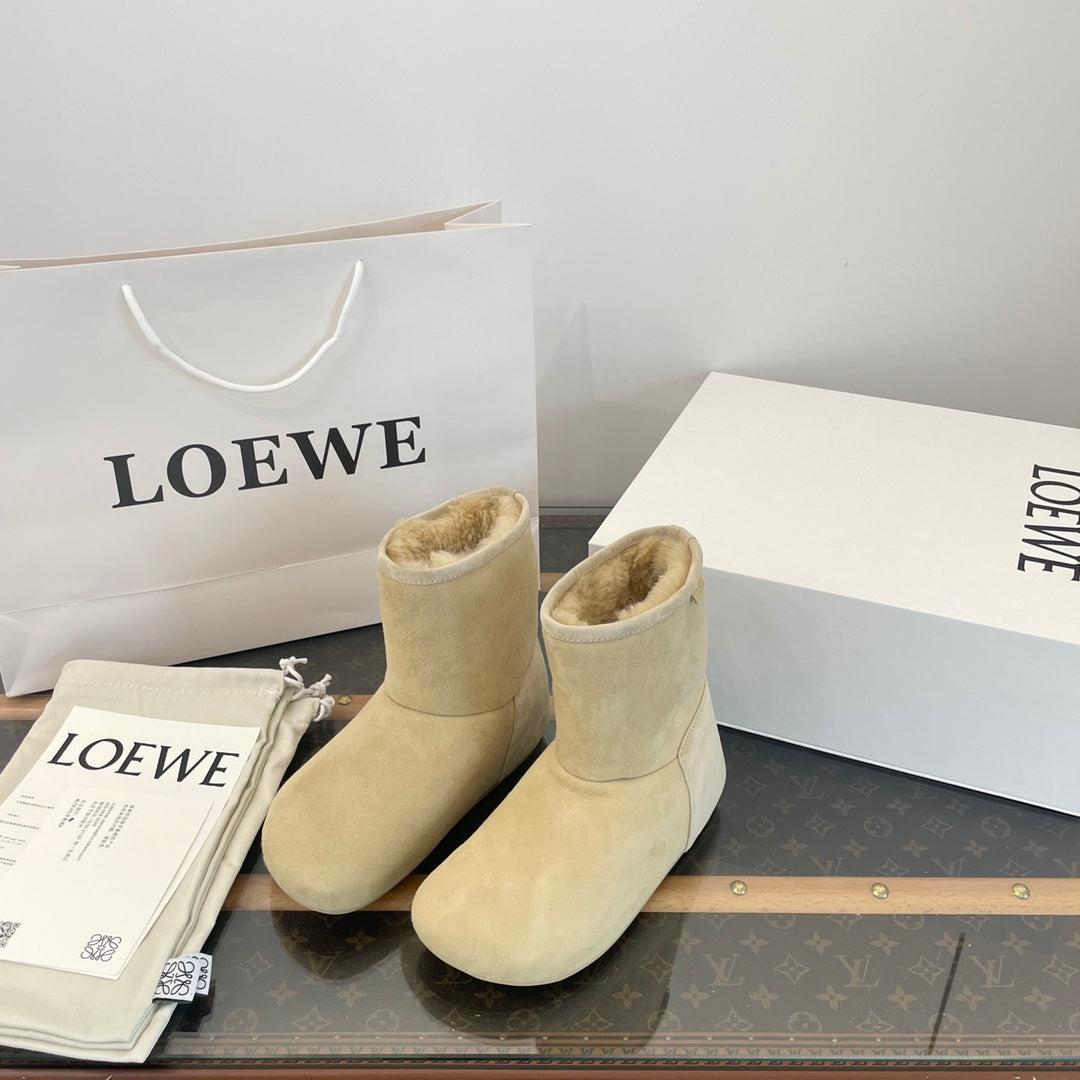 LOEWE 26S LAGO ANKLE BOOTS IN BEIGE SUEDE-SHEARLING