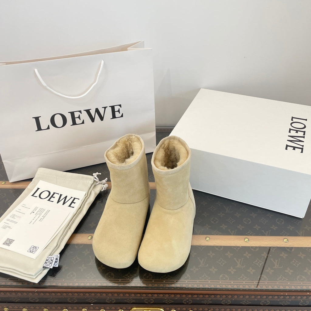 LOEWE 26S LAGO ANKLE BOOTS IN BEIGE SUEDE-SHEARLING