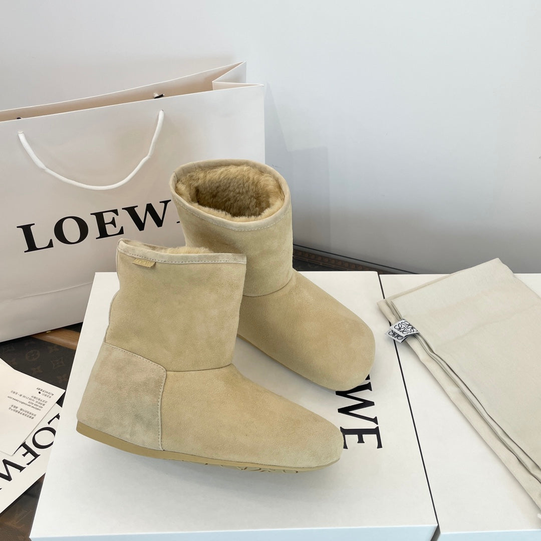 LOEWE 26S LAGO ANKLE BOOTS IN BEIGE SUEDE-SHEARLING