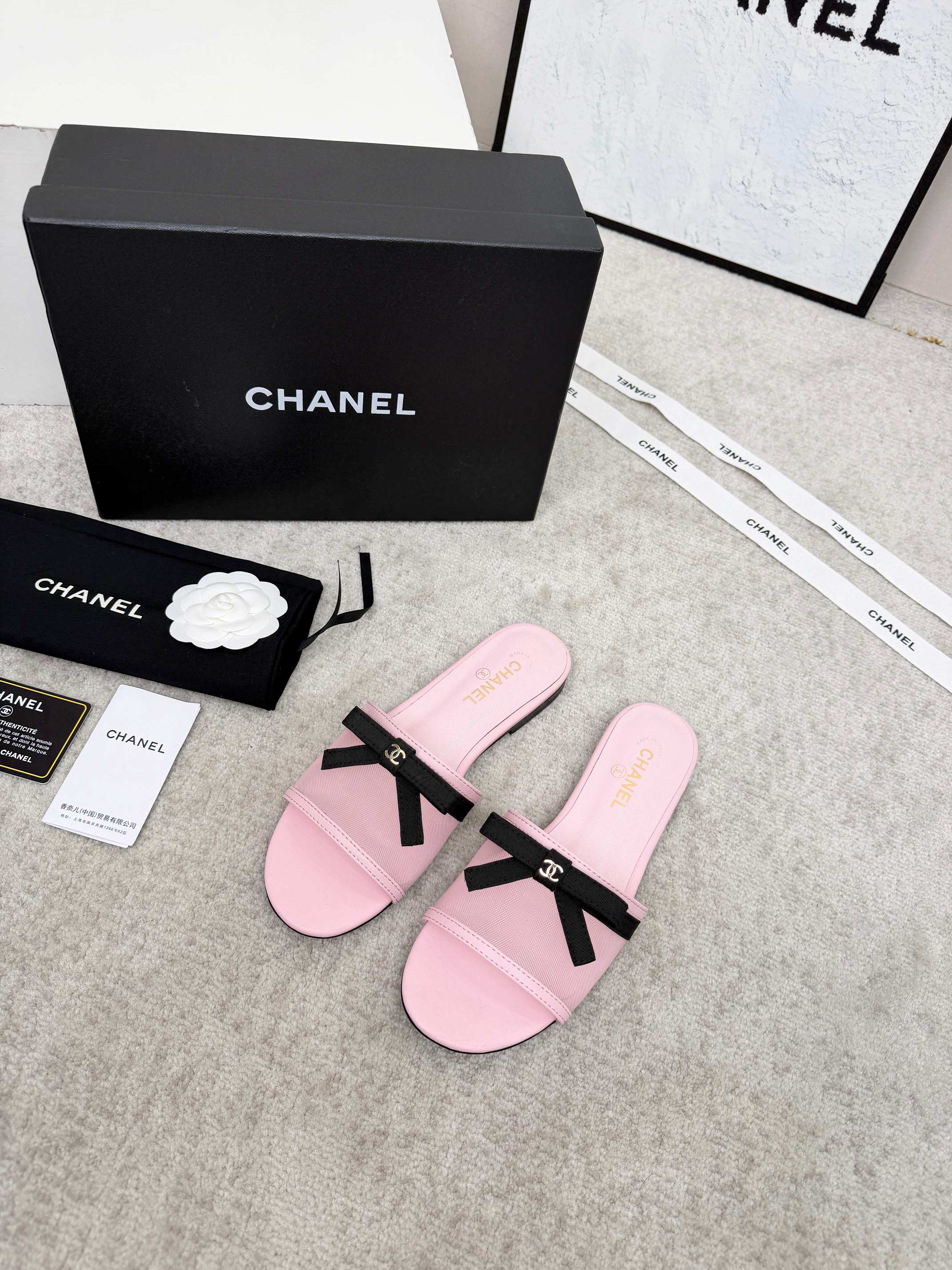 CHANEL 26S SLIDE SANDALS IN PINK MESH AND CALFSKIN WITH BLACK RIBBON