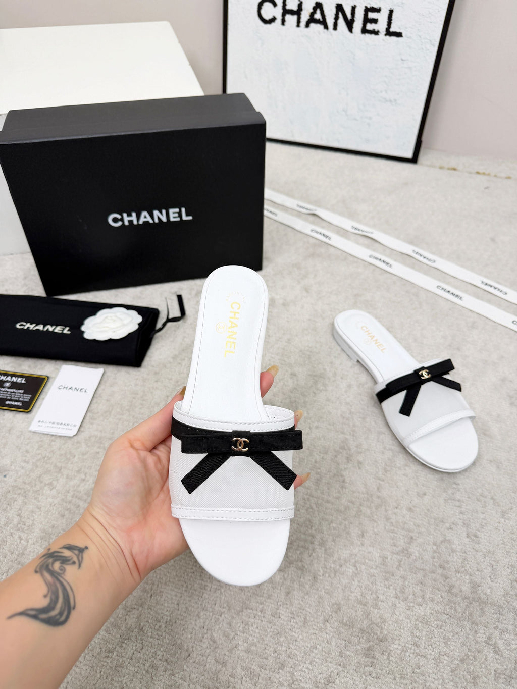 CHANEL 26S SLIDE SANDALS IN WHITE MESH AND CALFSKIN WITH BLACK RIBBON