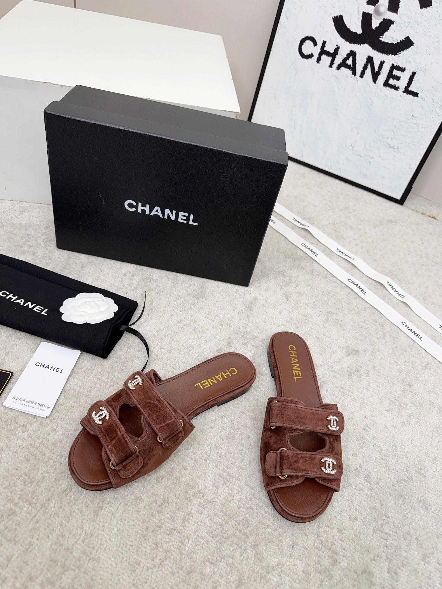 CHANEL 26S DOUBLE STRAP SLIDE SANDALS IN BROWN SUEDE AND CALFSKIN