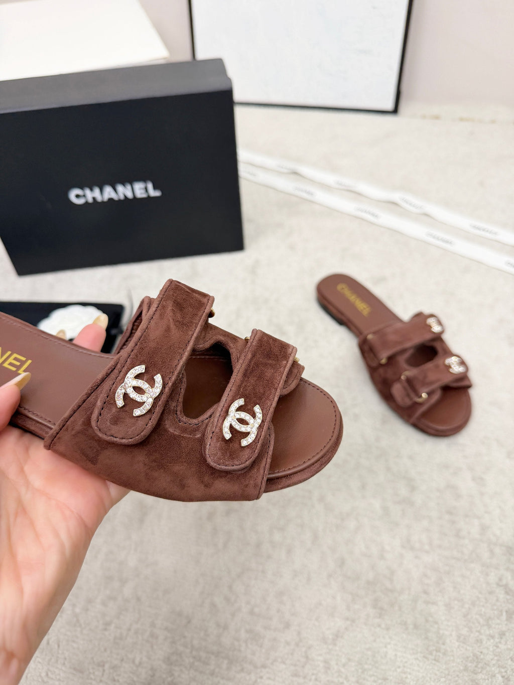 CHANEL 26S DOUBLE STRAP SLIDE SANDALS IN BROWN SUEDE AND CALFSKIN