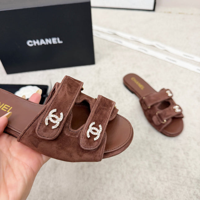 CHANEL 26S DOUBLE STRAP SLIDE SANDALS IN BROWN SUEDE AND CALFSKIN