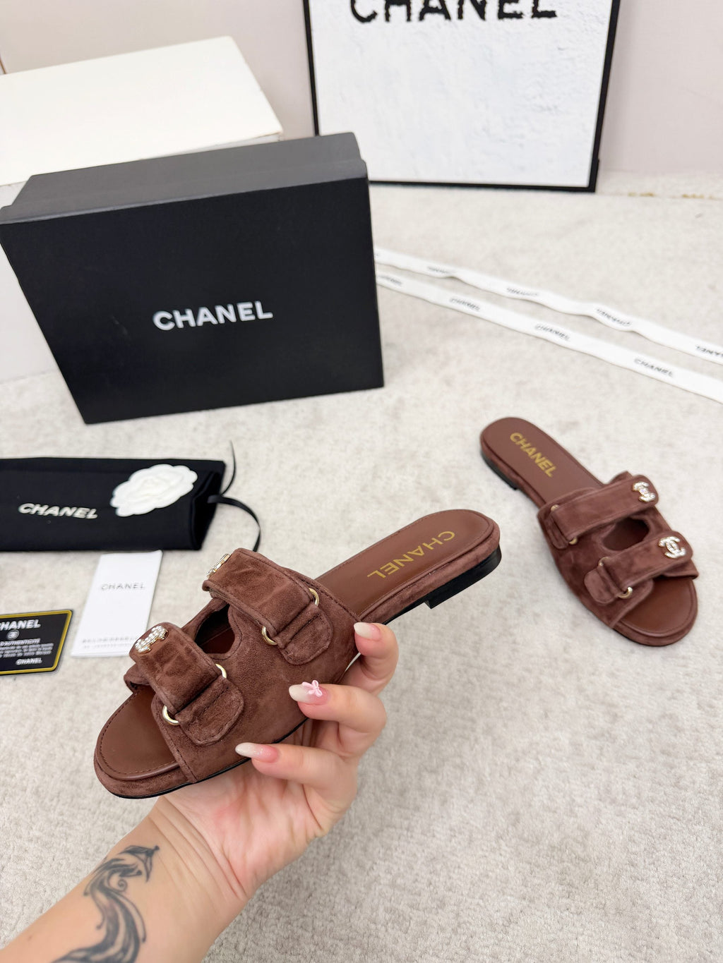 CHANEL 26S DOUBLE STRAP SLIDE SANDALS IN BROWN SUEDE AND CALFSKIN