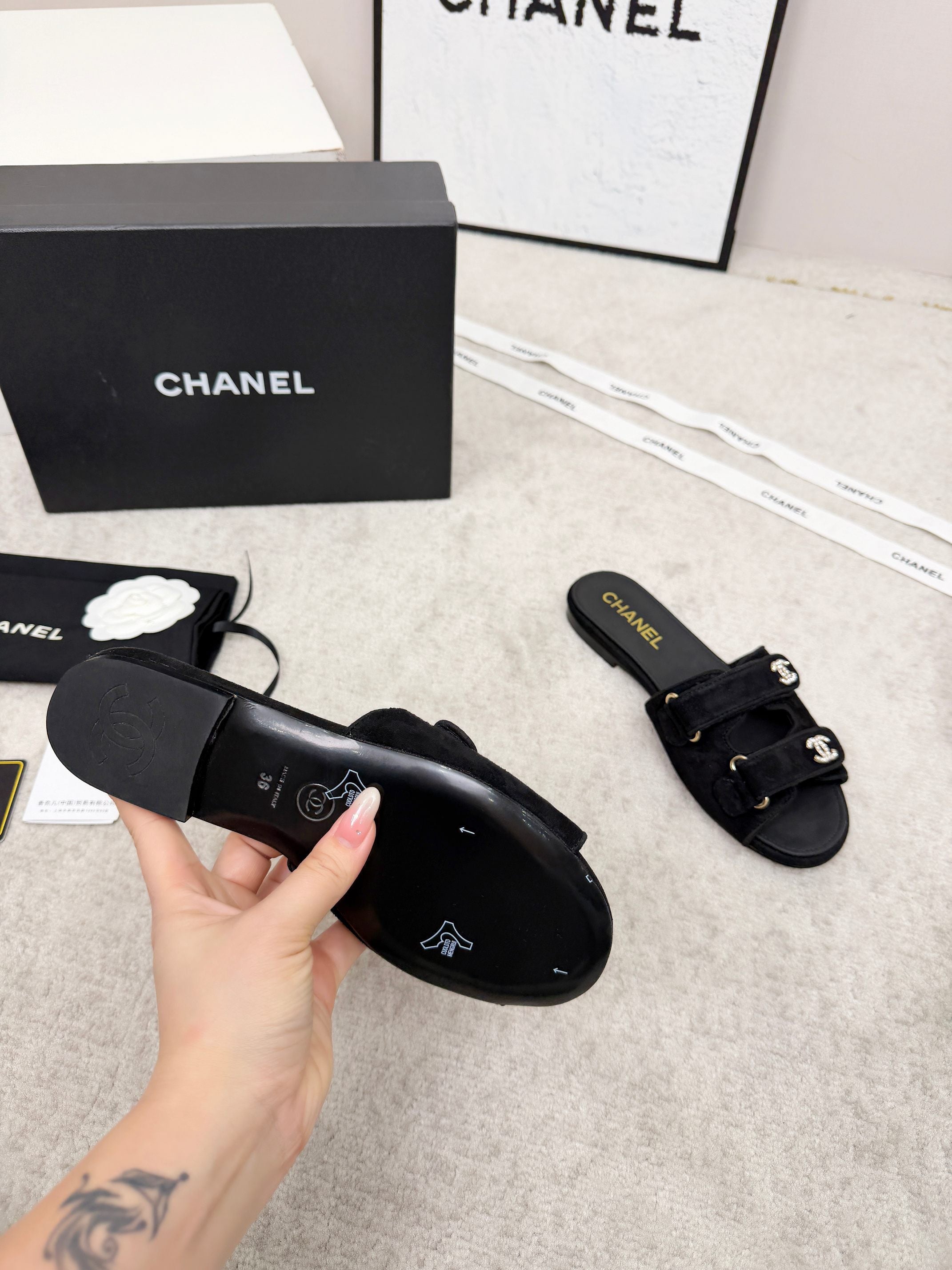 CHANEL 26S DOUBLE STRAP SLIDE SANDALS IN BLACK SUEDE AND CALFSKIN