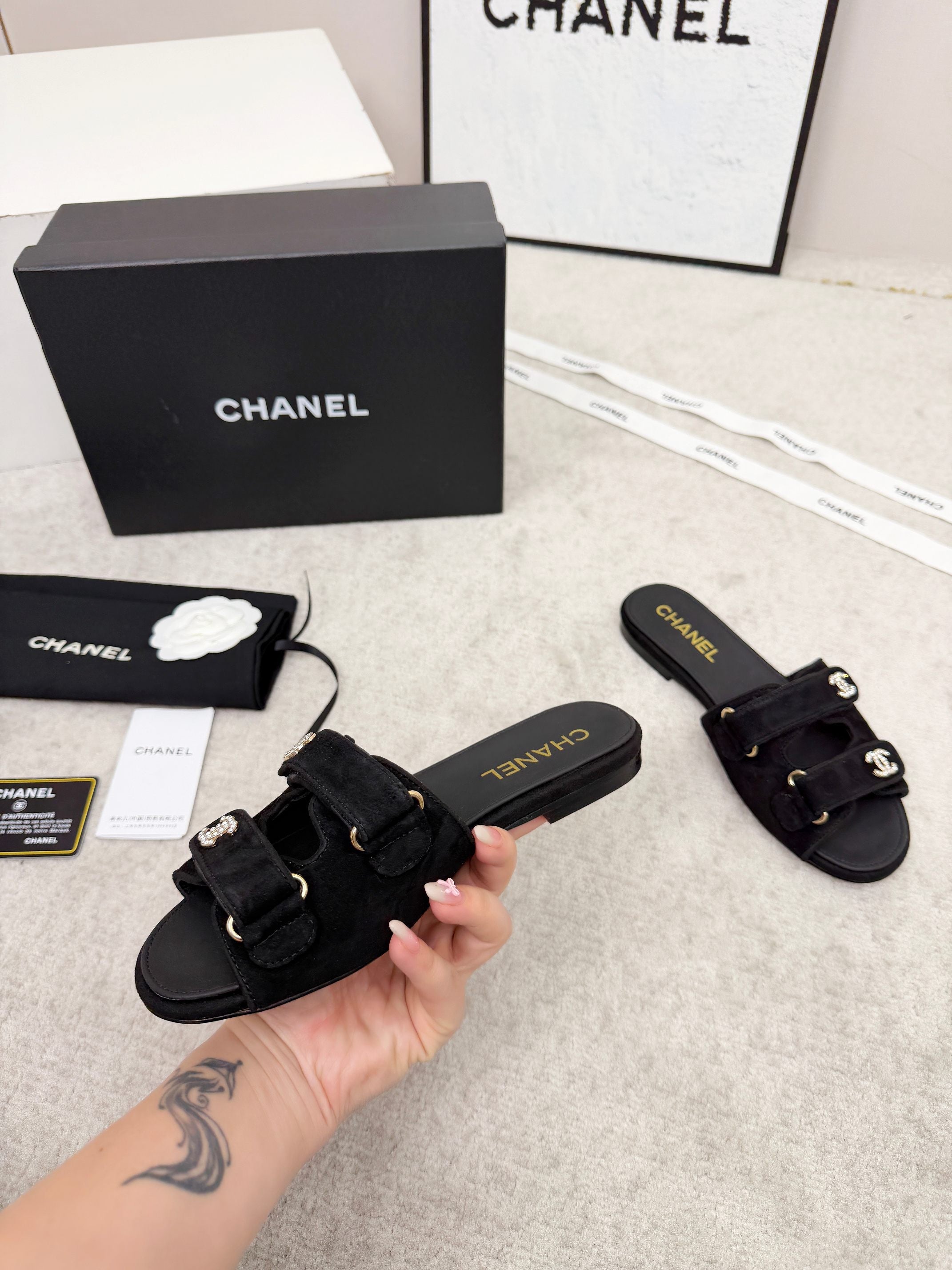 CHANEL 26S DOUBLE STRAP SLIDE SANDALS IN BLACK SUEDE AND CALFSKIN