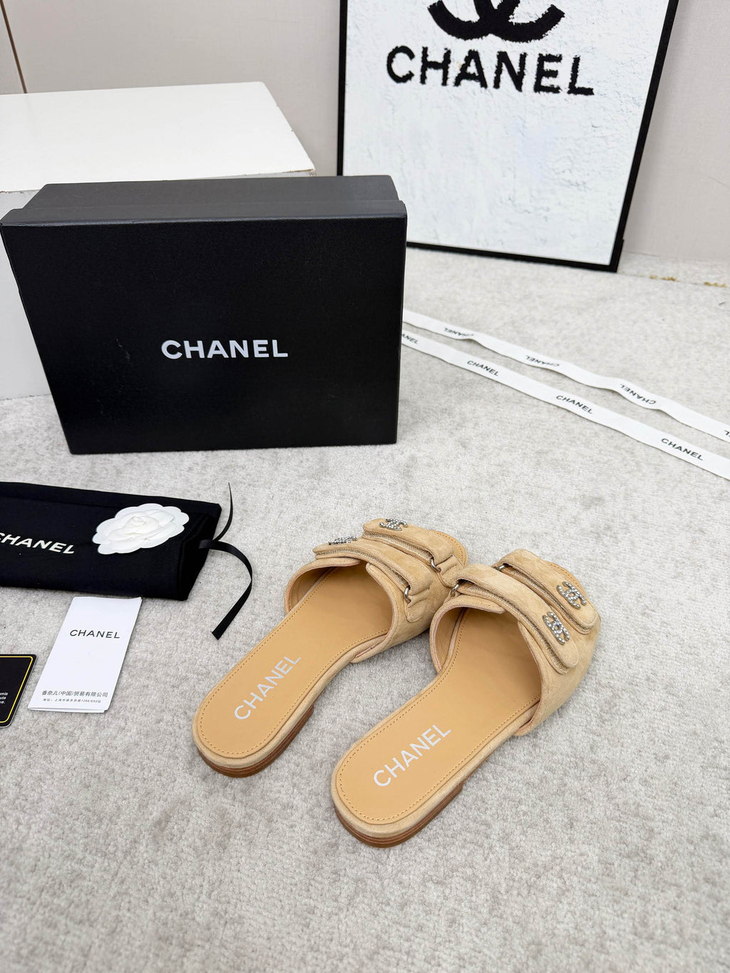 CHANEL 26S DOUBLE STRAP SLIDE SANDALS IN BEIGE SUEDE AND CALFSKIN