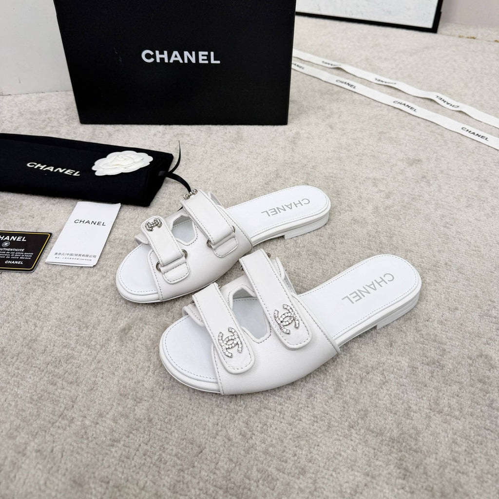 CHANEL 26S DOUBLE STRAP SLIDE SANDALS IN WHITE CALFSKIN