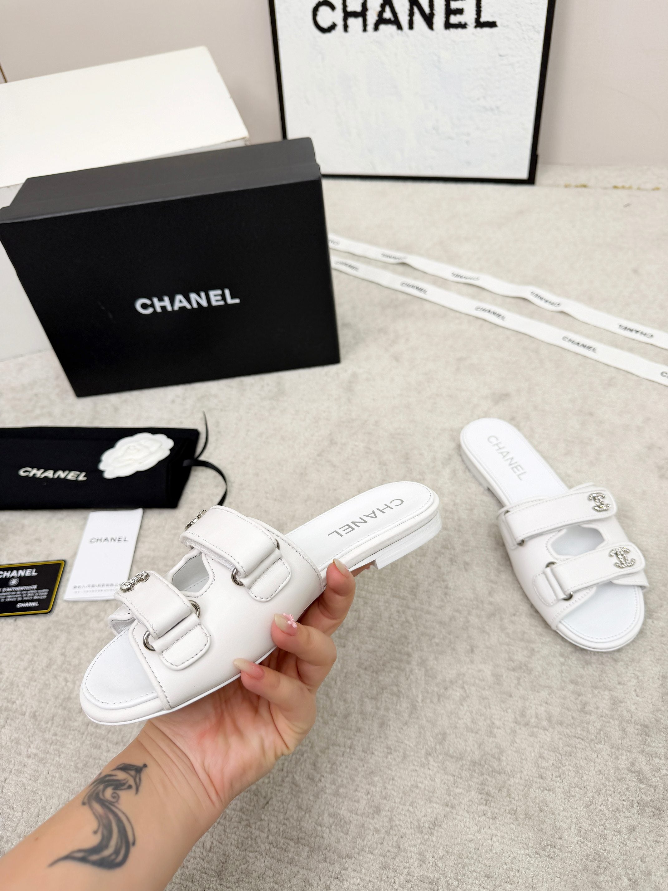 CHANEL 26S DOUBLE STRAP SLIDE SANDALS IN WHITE CALFSKIN