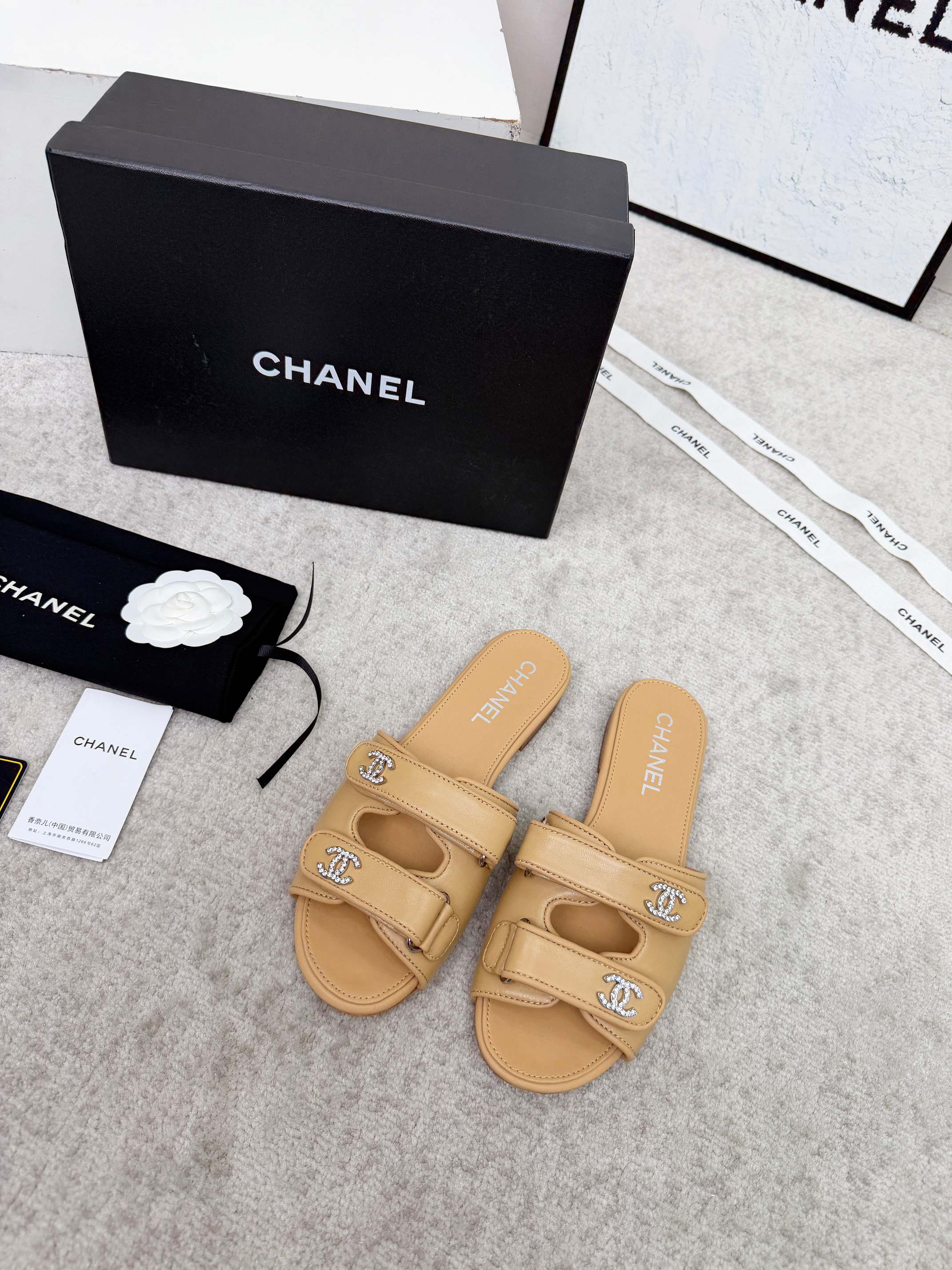 CHANEL 26S DOUBLE STRAP SLIDE SANDALS IN BEIGE CALFSKIN