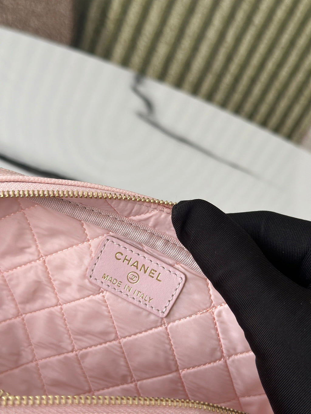CHANEL 26S CLASSIC QUILTED COSMETIC POUCH 18 IN LIGHT PINK GRAINED CALFSKIN GOLD HARDWARE