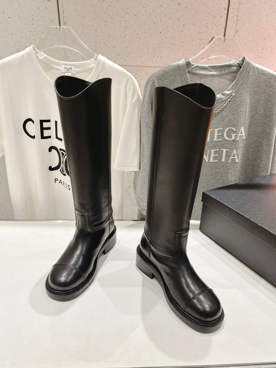 CC EMBOSSED LOGO HIGH BOOTS BLACK CALFSKIN