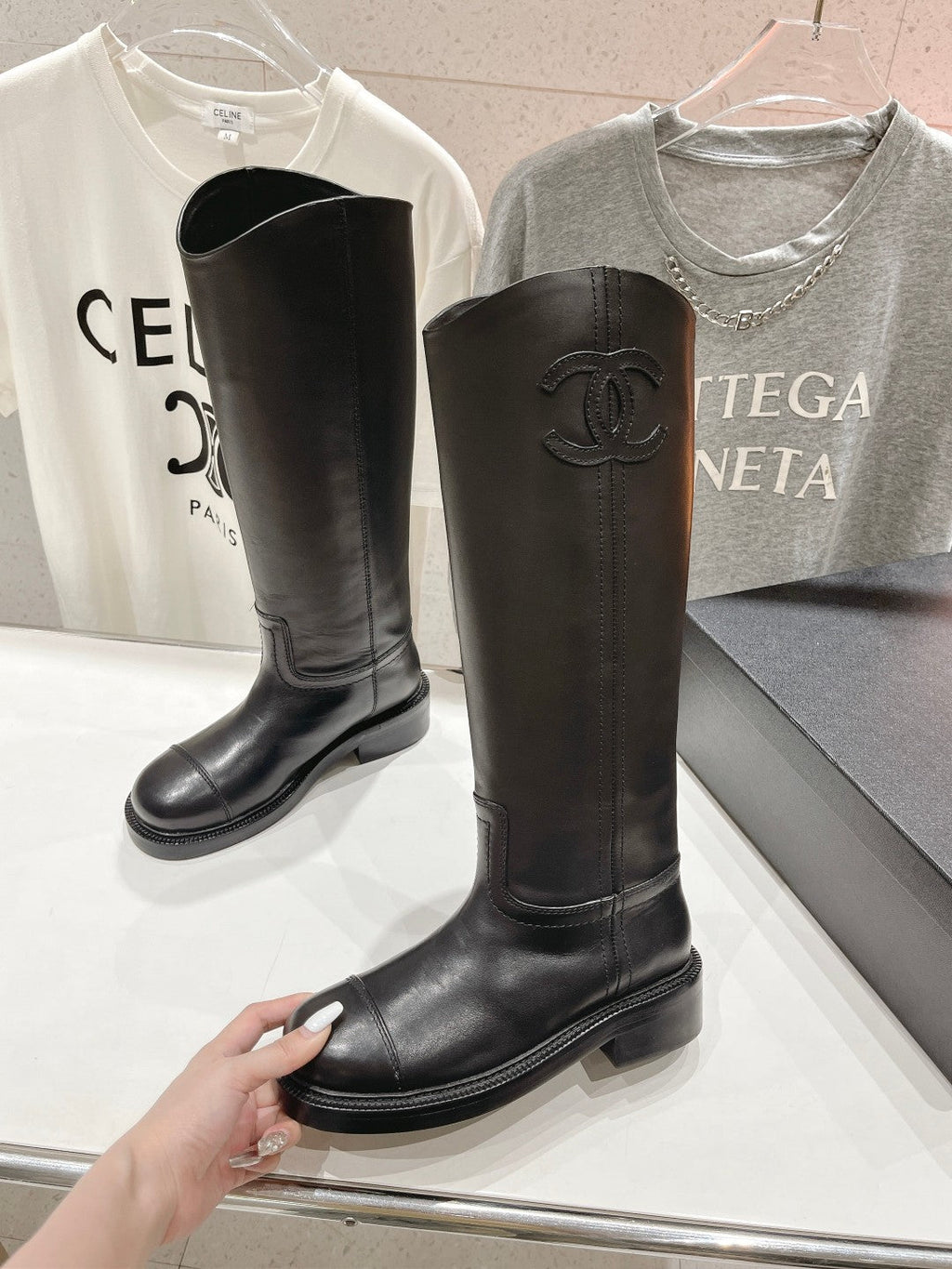 CC EMBOSSED LOGO HIGH BOOTS BLACK CALFSKIN