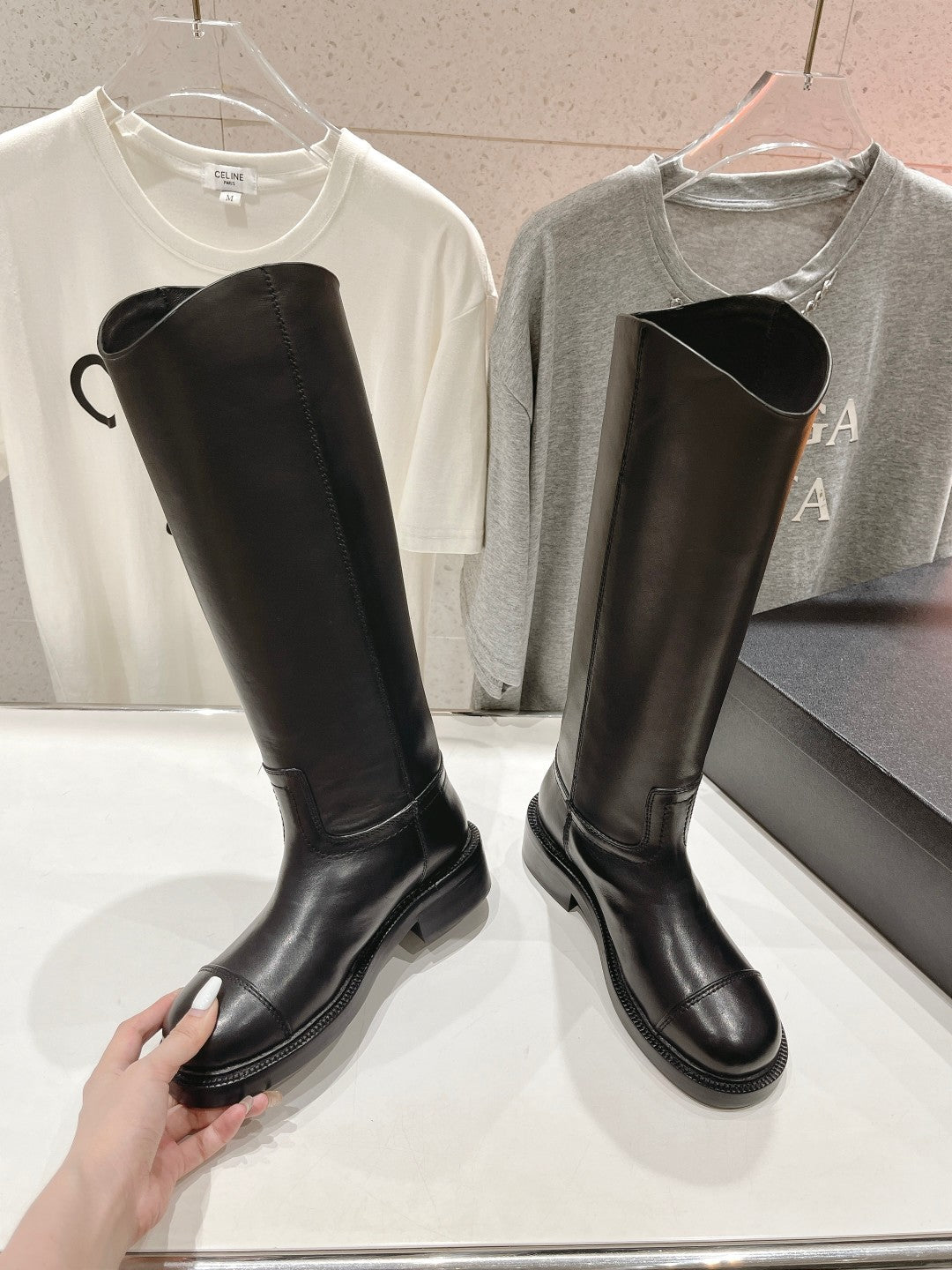 CC EMBOSSED LOGO HIGH BOOTS BLACK CALFSKIN