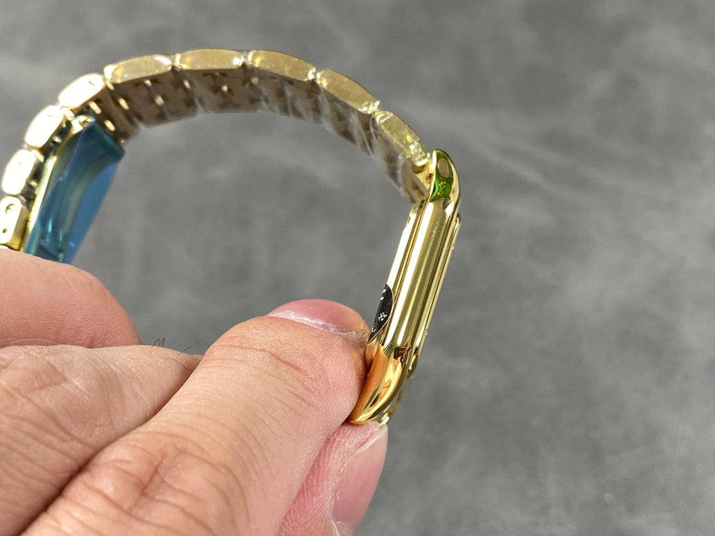 PANTHÈRE CARTIER WATCH IN GOLD CASE