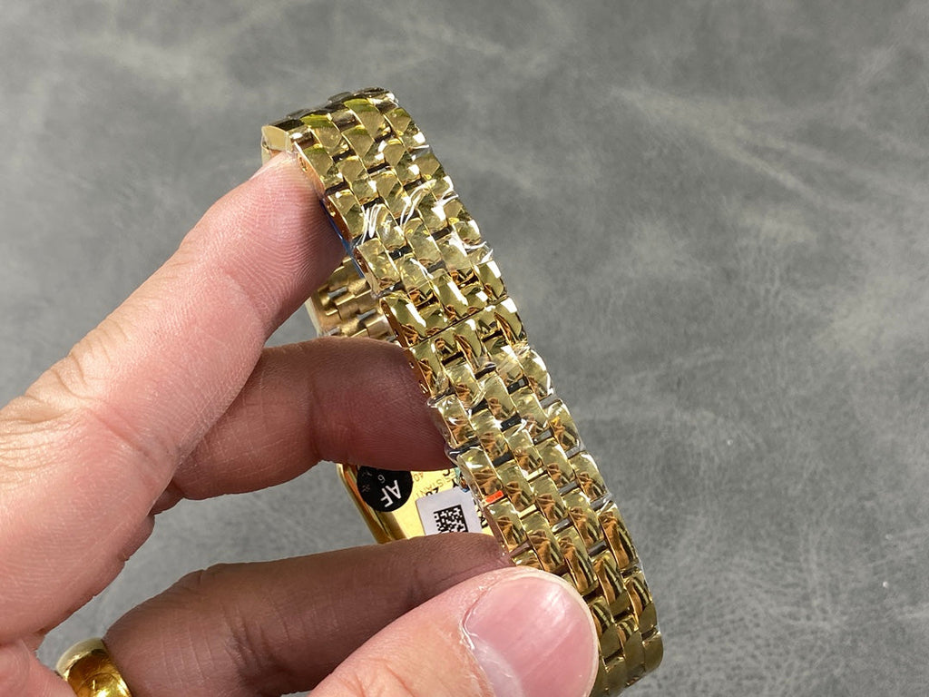 PANTHÈRE CARTIER WATCH IN GOLD CASE