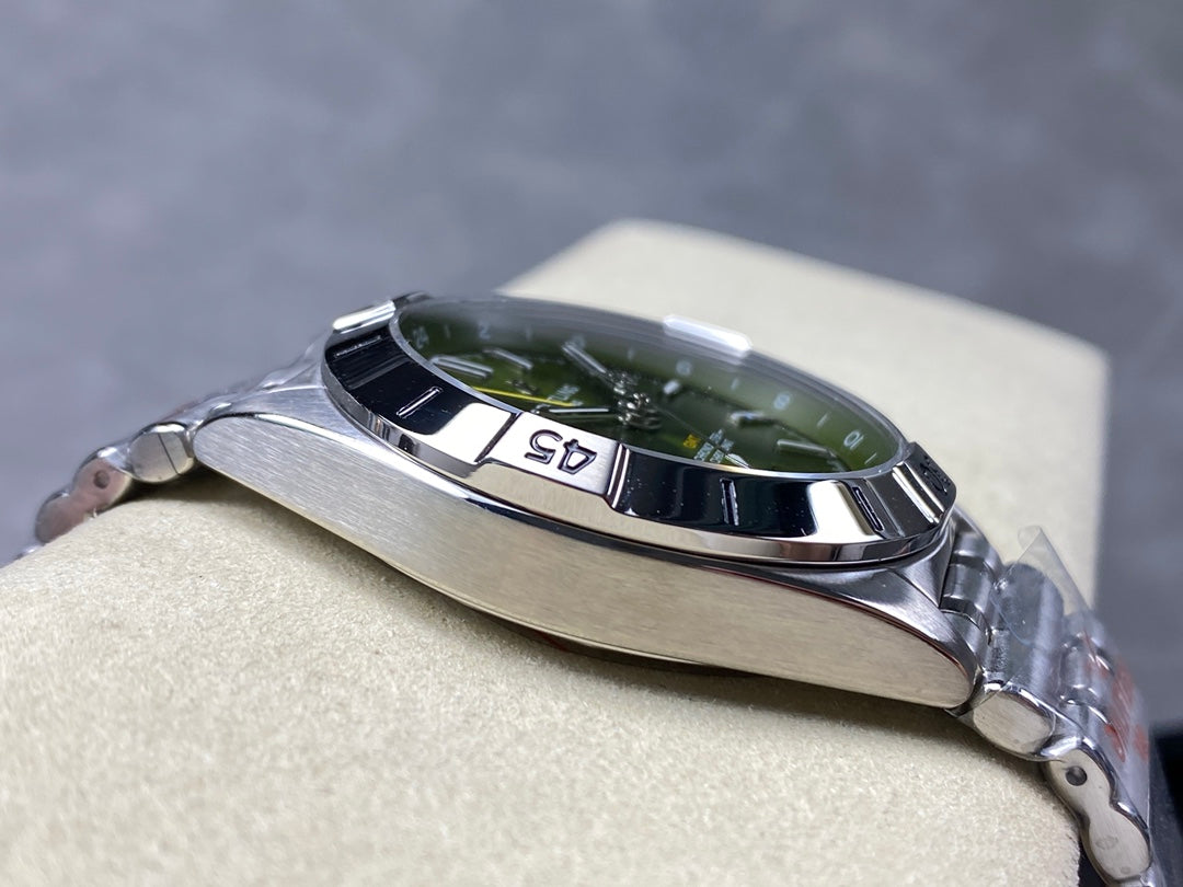 CHRONOMAT AUTOMATIC GMT 40 ALL STEEL OLIVE GREEN DIAL