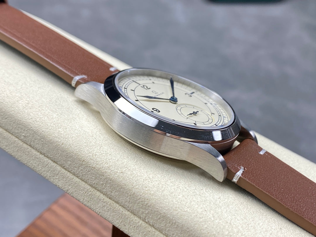SPECIALITIES CK 859 WATCH SILVER CASE WITH CARAMEL BROWN LEATHER STRAP
