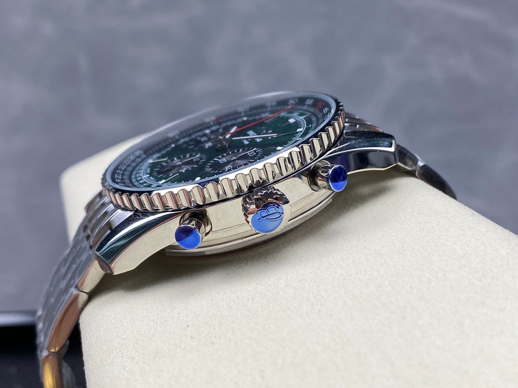 NAVITIMER B01 CHRONOGRAPH 43 ALL STEEL GREEN MIX BLACK DIAL