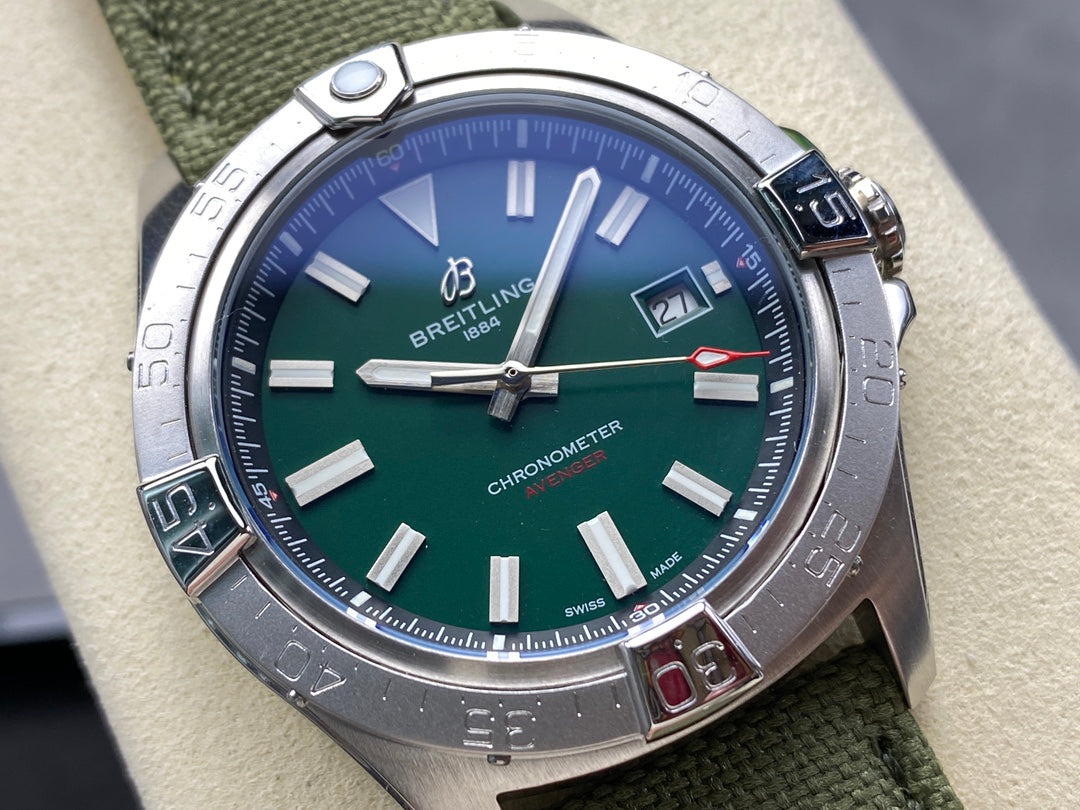 AVENGER AUTOMATIC 42 STEEL CASE GREEN NYLON STRAP