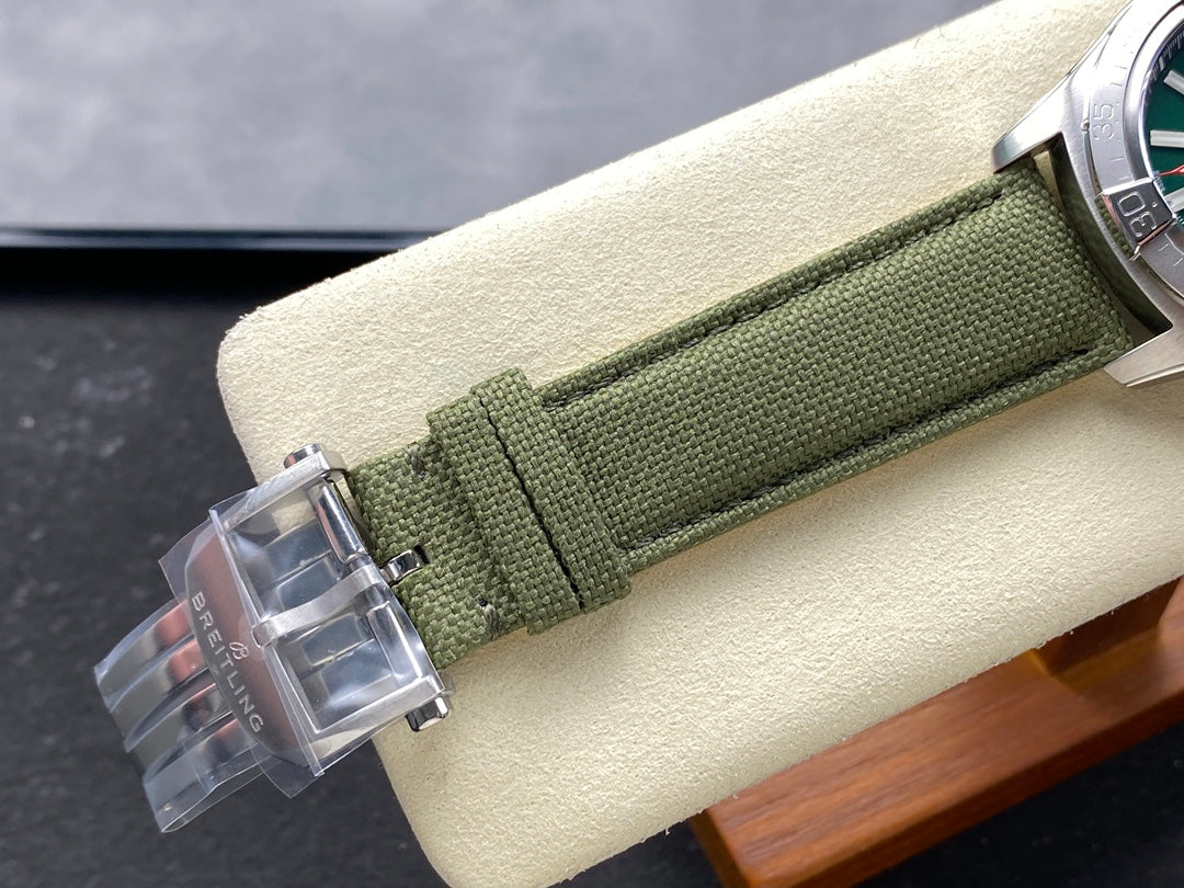 AVENGER AUTOMATIC 42 STEEL CASE GREEN NYLON STRAP