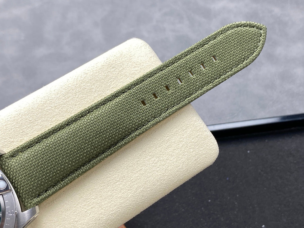 AVENGER AUTOMATIC 42 STEEL CASE GREEN NYLON STRAP