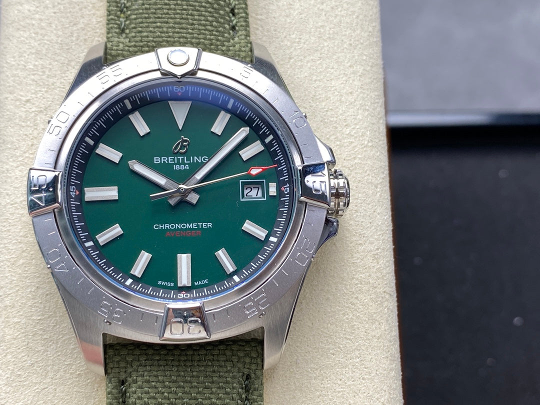 AVENGER AUTOMATIC 42 STEEL CASE GREEN NYLON STRAP