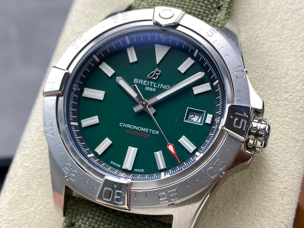 AVENGER AUTOMATIC 42 STEEL CASE GREEN NYLON STRAP