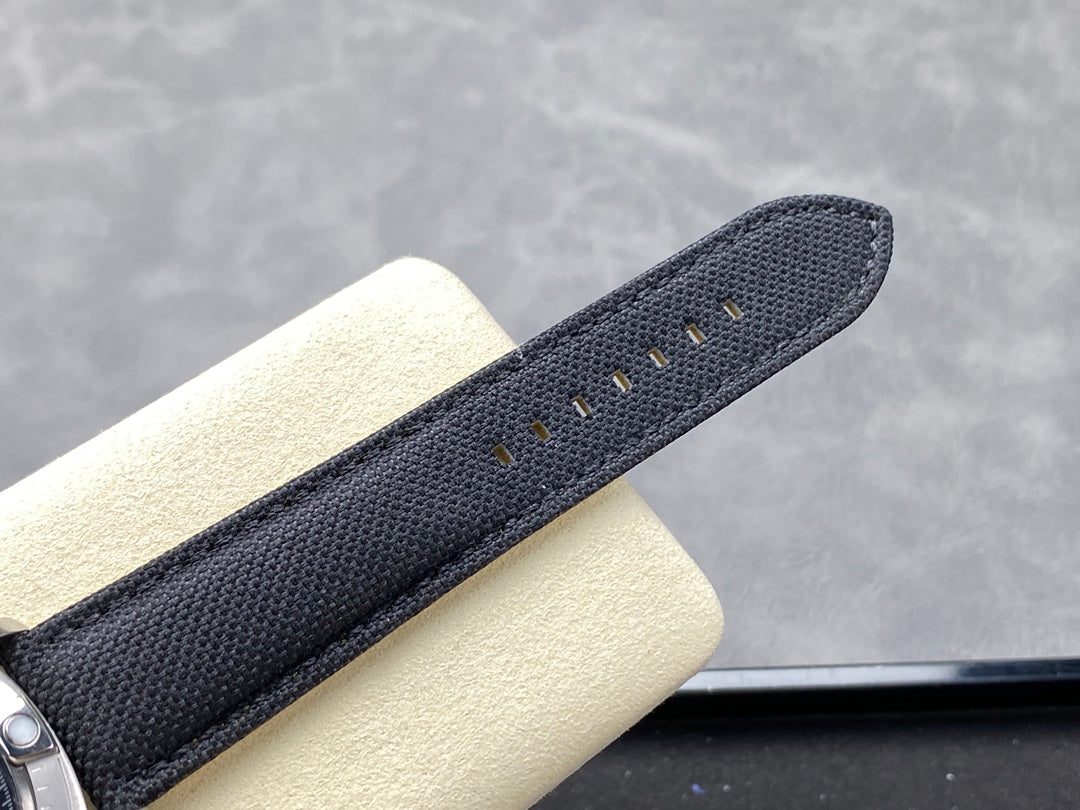 AVENGER AUTOMATIC 42 STEEL CASE BLACK NYLON STRAP