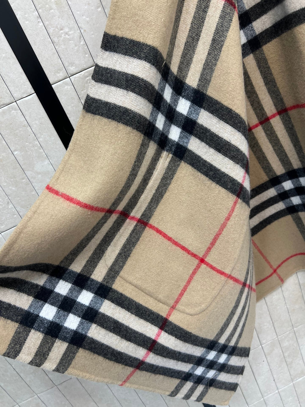 BURBERRY 25S HOODED CASHMERE PONCHO 2768