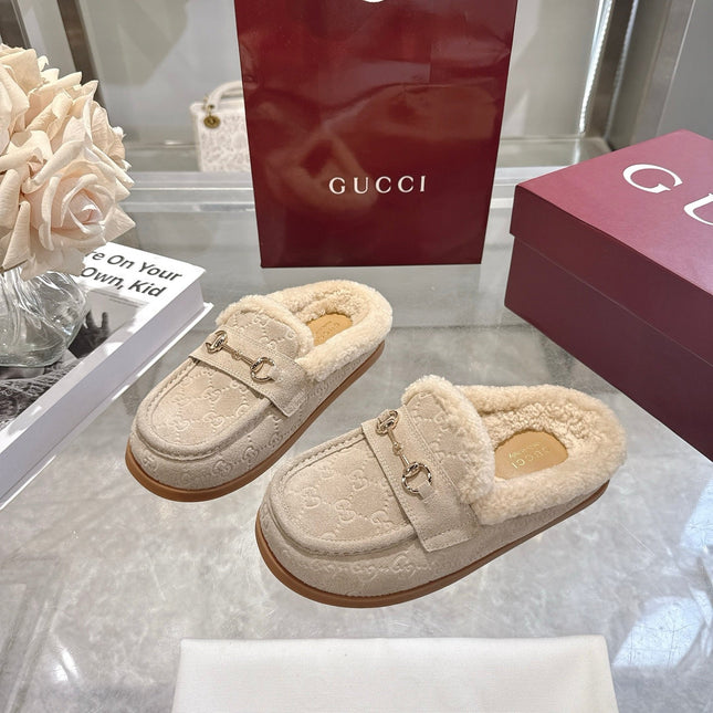 GUCCI 26S MULES IN LIGHT BEIGE SUEDE GG LOGO PATTERN