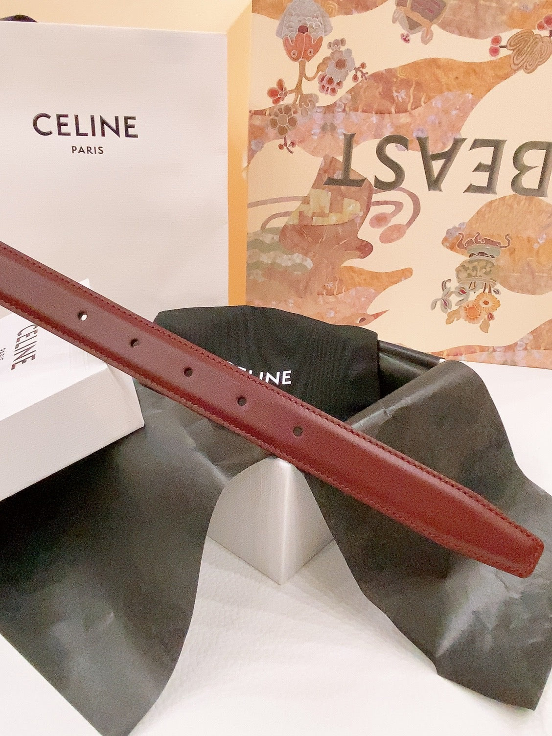 CELINE 25S BELT 25MM REVERSIBLE TRIOMPHE IN BURGUNDY CALFSKIN 565534