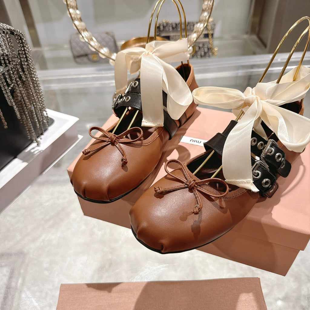MIUMIU 26S SLINGBACK BALLET FLATS IN CARAMEL BROWN CALFSKIN AND BLACK STRAP RIBBON