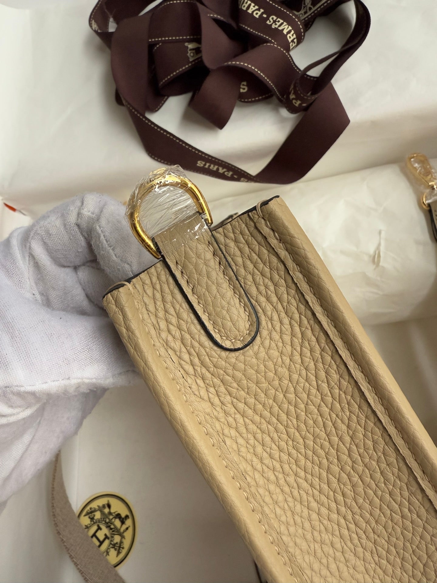 HM 25S EVELYNE 17 CM IN BEIGE COWHIDE WITH GOLD HARDWARE