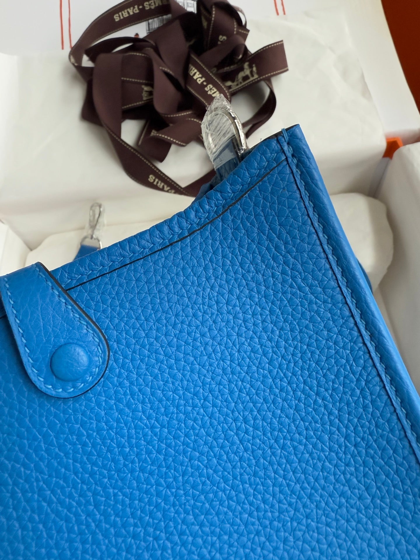 HM 25S EVELYNE 17 CM IN BLUE COWHIDE WITH SILVER HARDWARE