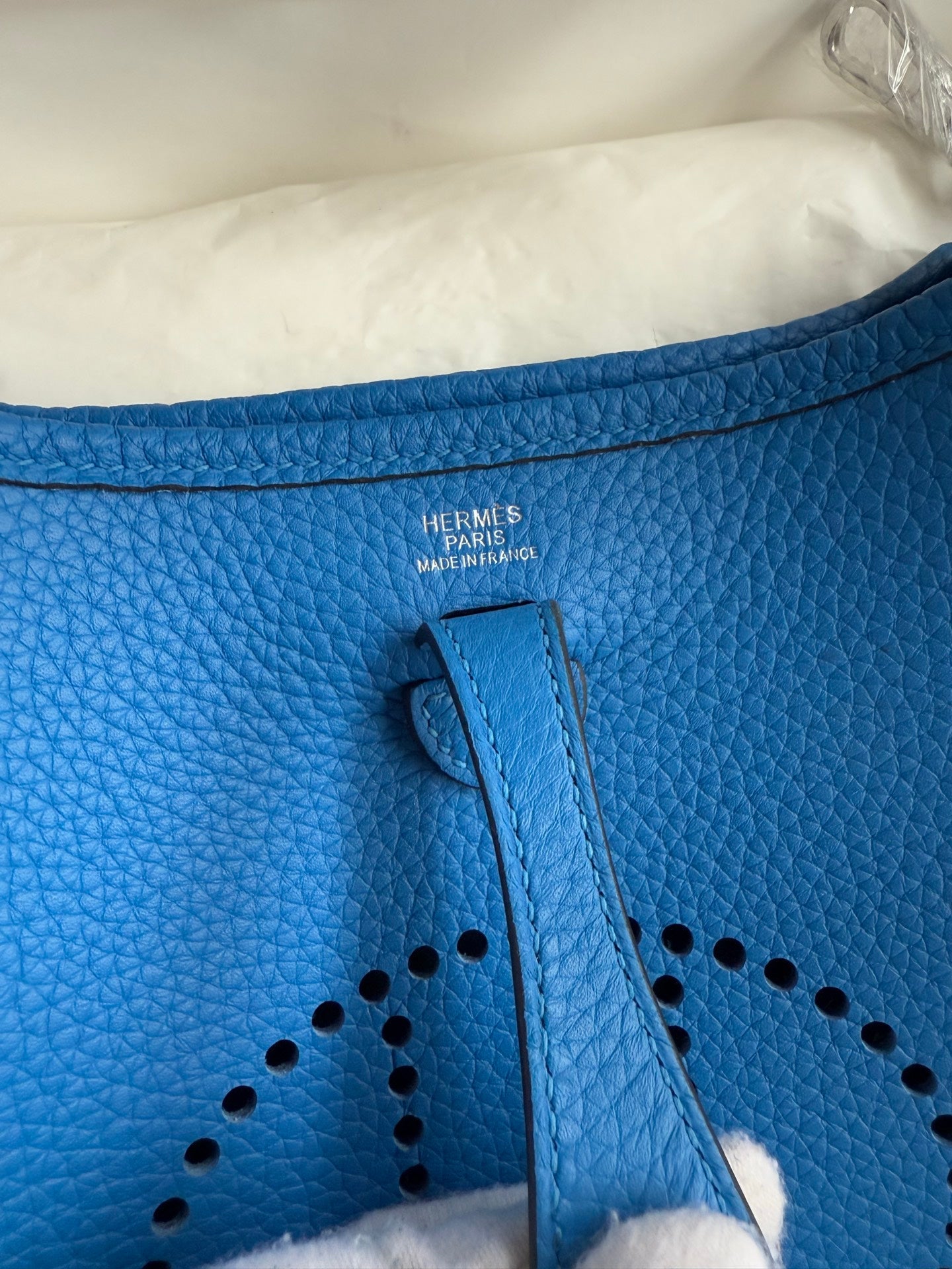 HM 25S EVELYNE 17 CM IN BLUE COWHIDE WITH SILVER HARDWARE
