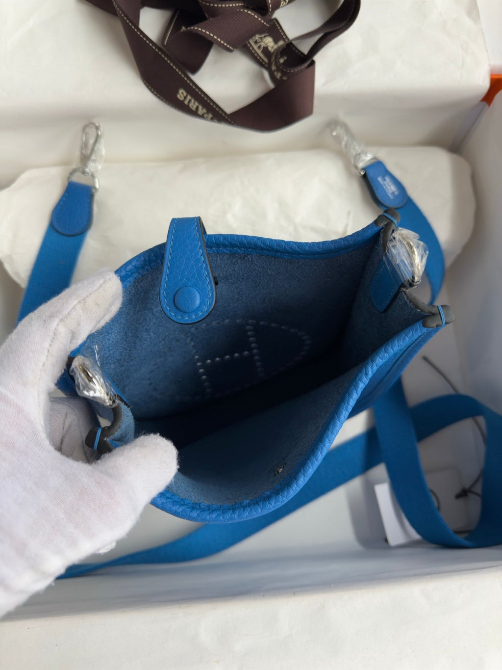 HM 25S EVELYNE 17 CM IN BLUE COWHIDE WITH SILVER HARDWARE