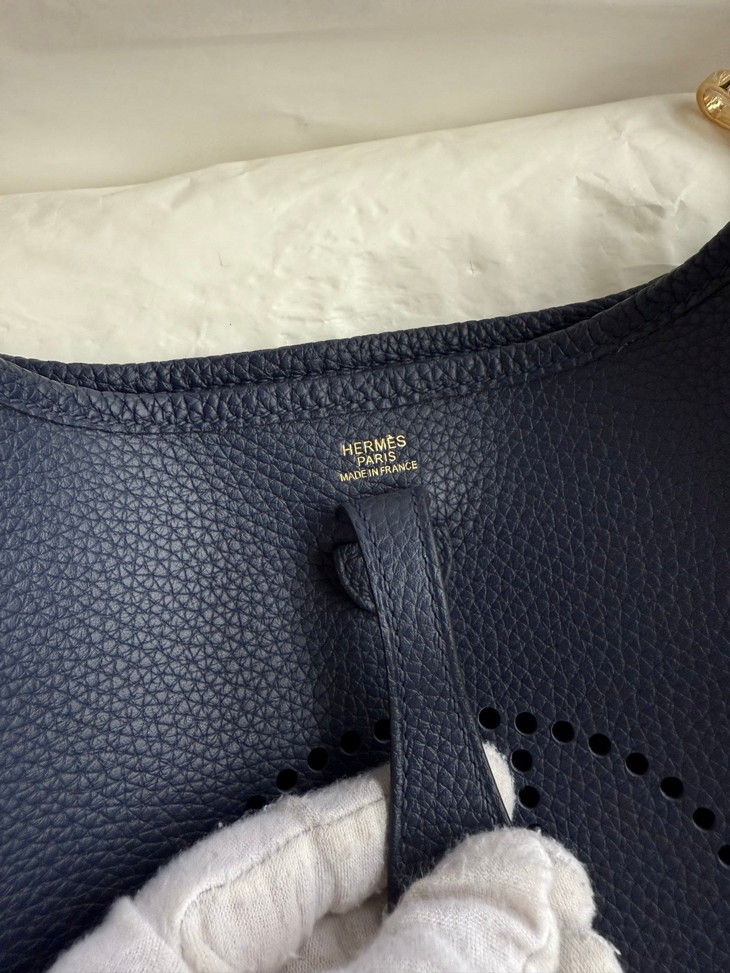 HM 25S EVELYNE 17 CM IN SLATE BLUE-GRAY COWHIDE WITH GOLD HARDWARE